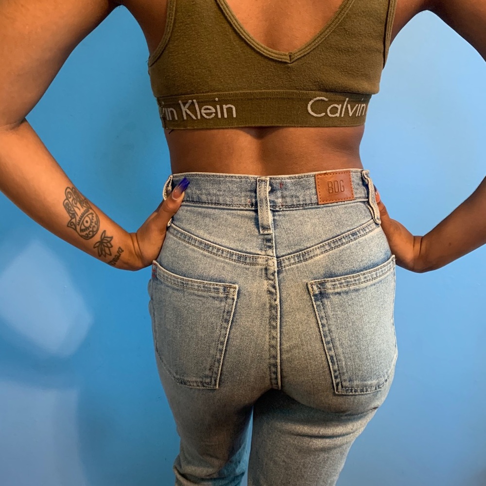 URBAN OUTFITTERS BDG High Waisted Girlfriend Jeans